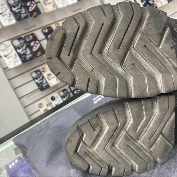 Boots - Picture 7 of 7